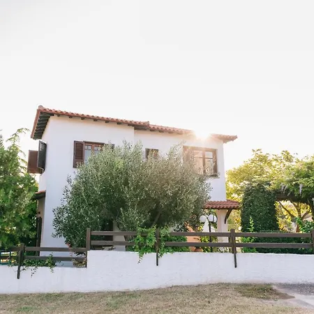 Efi & Zisis Villa *